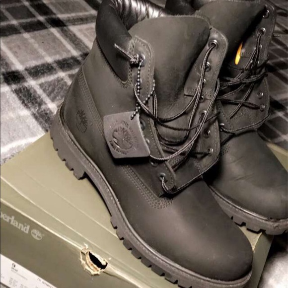 all black timbs